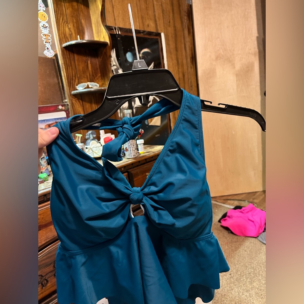 Women’s bathing suit top